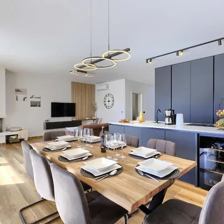 Prudensia By Interhome * Kaštelir