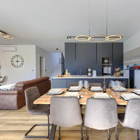 Prudensia By Interhome *